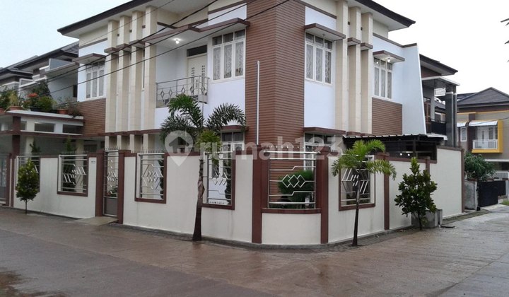Rumah Bagus 2 Lantai Posisi Hook di Taman Persada Residence