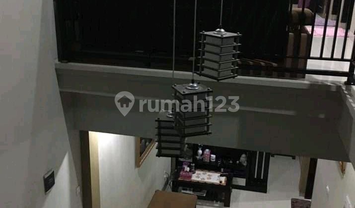 A Nice 2-Story House Ready to Occupy in Kembar Mas Strategic Location 2