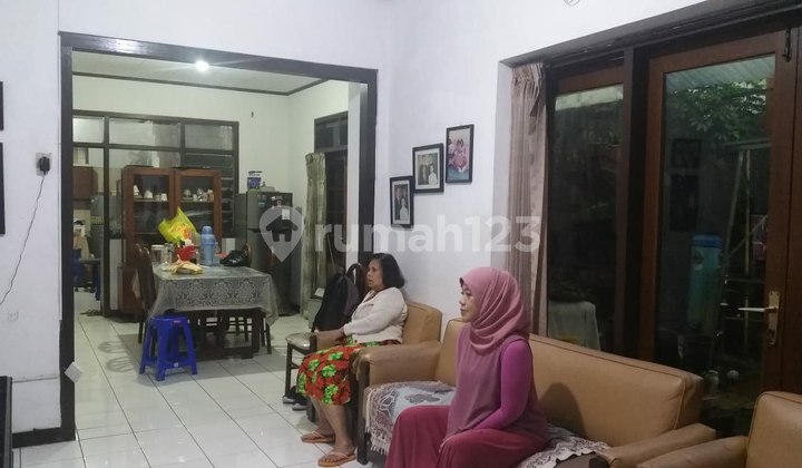 Jual Cepat! Rumah Strategis Di Main Road Malabar Harga Terjangkau 2