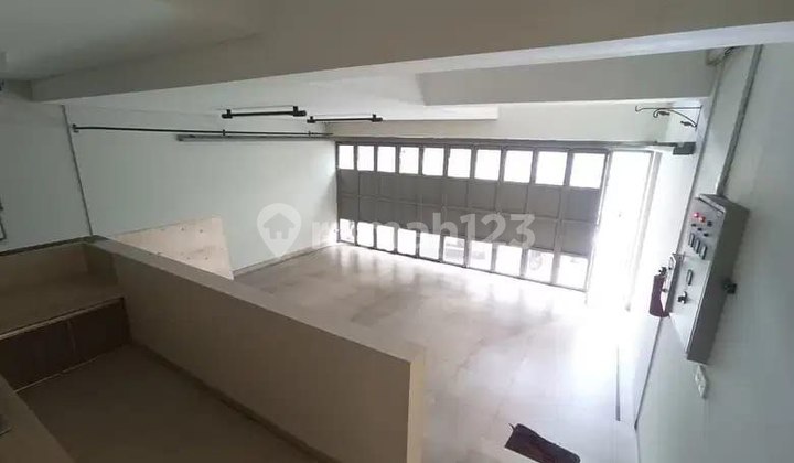 Luxury Minimalist 2 Floors-Wing Burangrang (Gatsu) Strategic Location 2