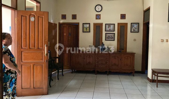 Cheap House on Main Road Antapani Strategic Location Suitable for Business 2