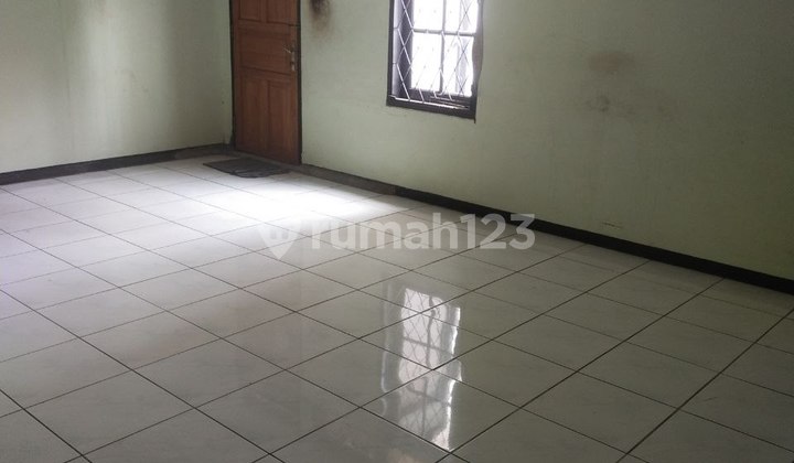 Good House with Wide Road Access in Sanggar Kencana, Bandung 2