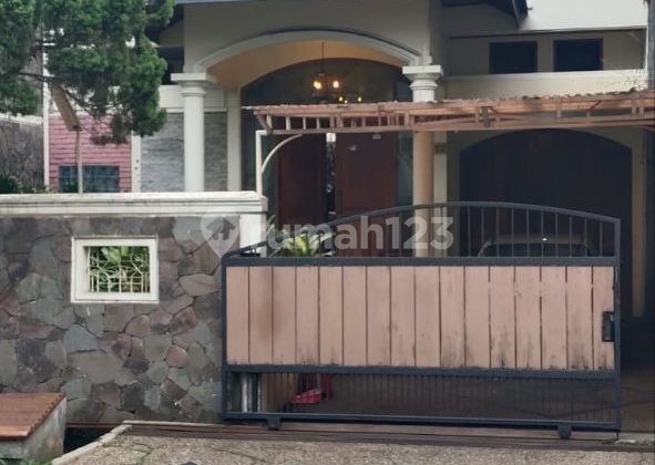Minimalist House in a Strategic Location at Dago Asri Near ITB Bandung