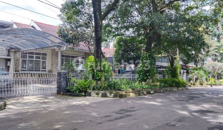 Bukan Kaum Mendang Mending Rumah Strategis di Sayap Riau Bandung