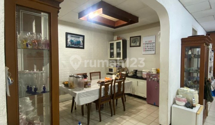 Well-Maintained Old House Best Location in Turangga Bandung 2