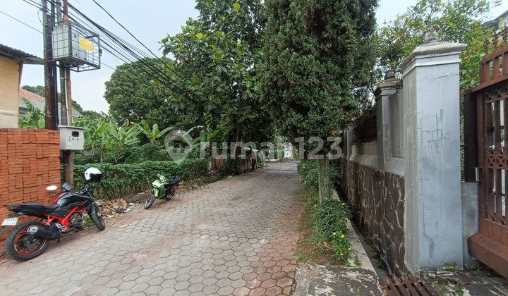 Dream Home in Setra Sari! Spacious Yard & Strategic Location 2