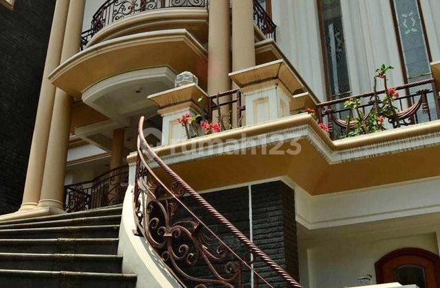 Rumah Luxury 4 Lantai Furnished Di Setra Duta 