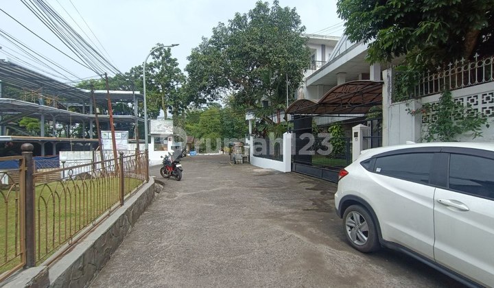 Harga Dibawah NJOP! Rumah Hook Di Setra Sari Dekat Kampus Marnat
