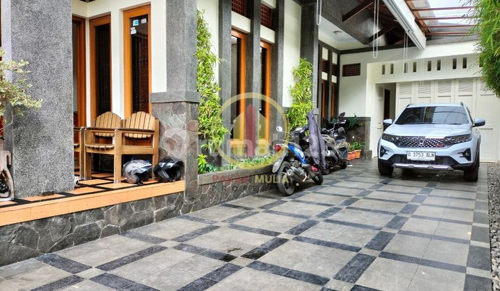 Beautiful House in Hook Position at Cigadung with Open Space Layout