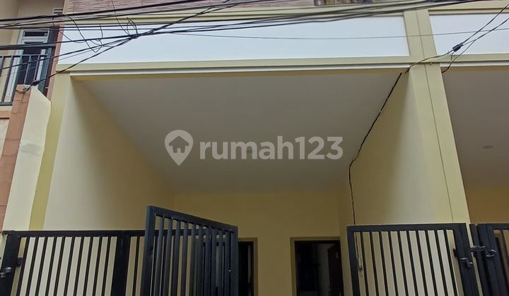 Rumah Baru 3 Lantai Siap.huni Tanjung Duren Jakarta Barat