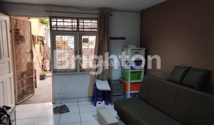 RUMAH LAYAK HUNI 3,5 LANTAI JAKARTA PUSAT 1