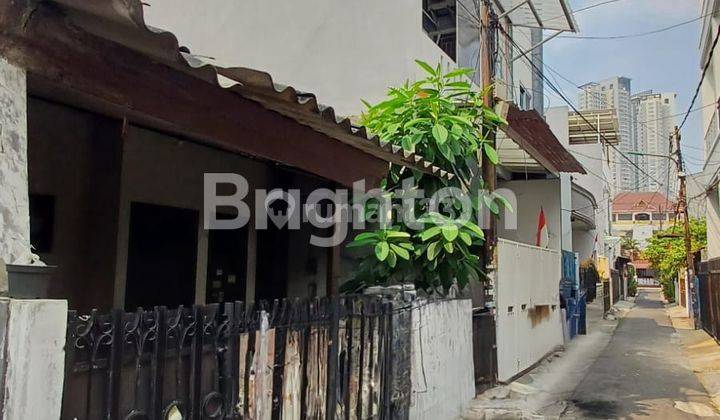 RUMAH LAMA LOKASI STRATEGIS DEKAT TANJUNG DUREN JAKARTA BARAT 2