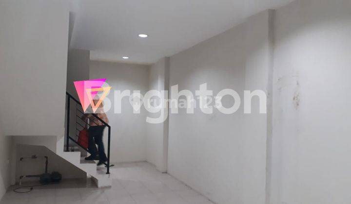 RUMAH 3 LANTAI BANGUNAN BARU RAPI DAN BAGUS 2