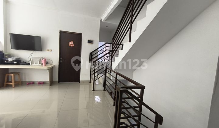 Runah 3 Lantai Hook Semi Furnish Siap Huni Di Duri Kepa Jakarta Barat