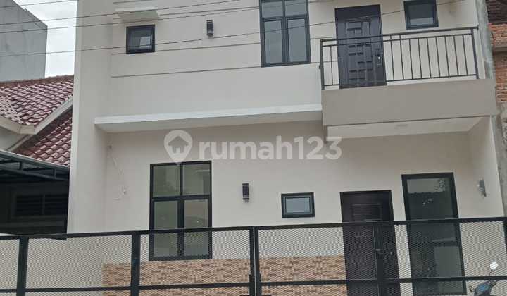 Rumah Baru 2 Lantai Siap Huni Mertland Puri