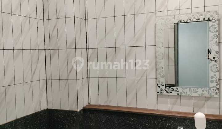 Ruko di Kartini 100.0 m² Unfurnished SHM