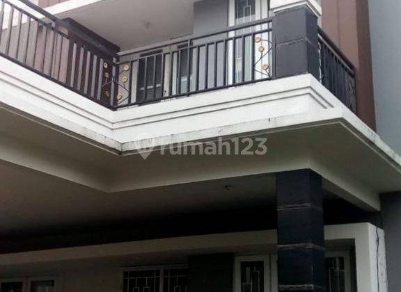 Rumah Raflless Hills Cibubur Bagus Dan Sangat Terawat di Depok  2