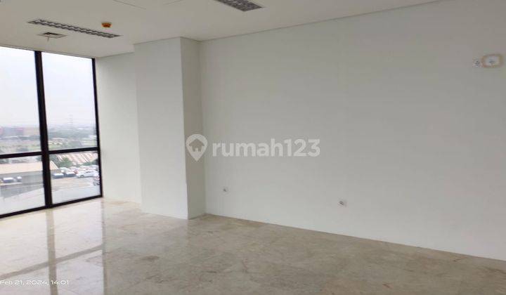 Disewakan Ruang Kantor Siap Pakai Dan Siap Huni di The Smith 2