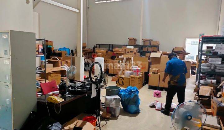 Disewakan Gudang Siap Pakai Dan Siap Huni di Bizpoint 1