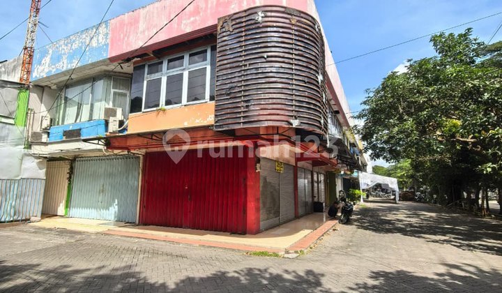 Sawojajar Malang Shop House, Hook Position Business Area