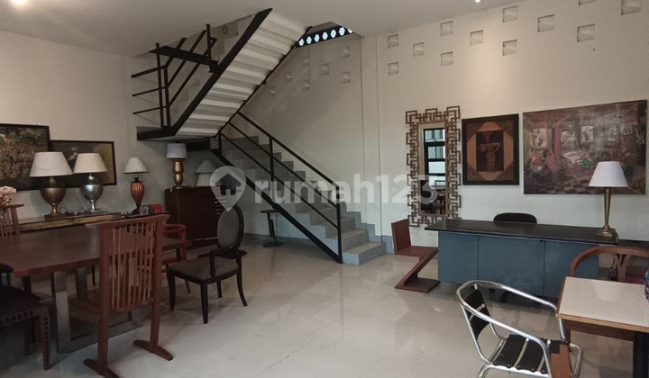 Gudang Poros Jalan Dekat Bandara di Abdulrahman Saleh Malang