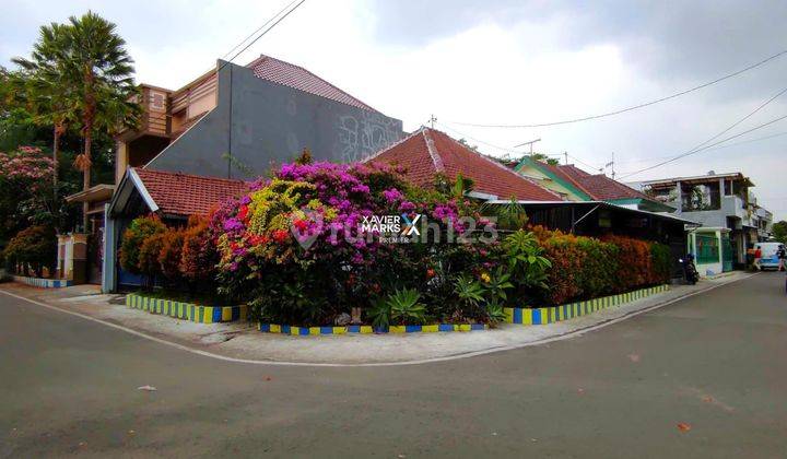 Rumah Hook Jalan Pulau-pulau Malang Bangunan Terawat 1