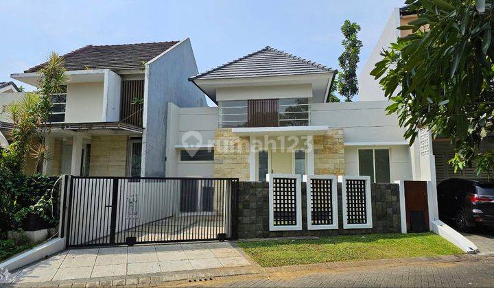 Rumah Minimalis Kawasan Premium di Greenwood Golf Araya Malang 1