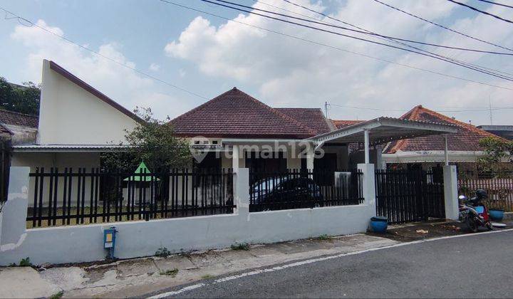 Rumah Jalan Buah-buahan Langsep Malang Dekat Pusat Perbelanjaan 1