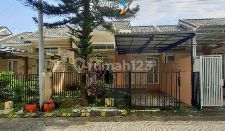 Semi-Furnished House with Easy Access in Pandanwangi, Malang