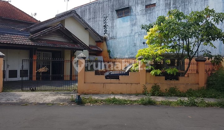 Rumah Lingkungan Aman di Jl Candi-Candi Mojolangu Malang Rumah Lingkungan Aman di Jl Candi-Candi Mojolangu Malang