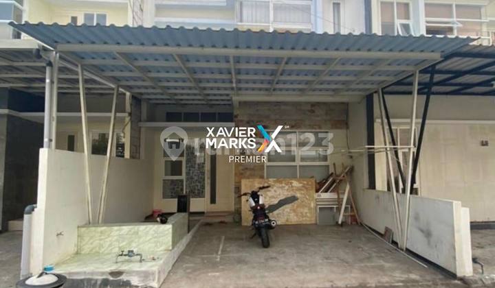 Rumah 2 Lantai Modern Minimalis di Manali Hill Malang Rumah 2 Lantai Modern Minimalis di Manali Hill Malang