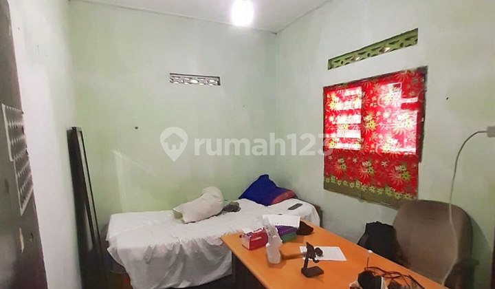 Safe and Comfortable Area House on Letjen S Parman, Malang 2