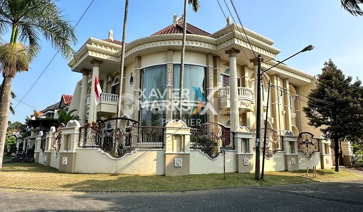 Rumah Klasik Romawi Full Furnish di Araya Malang 