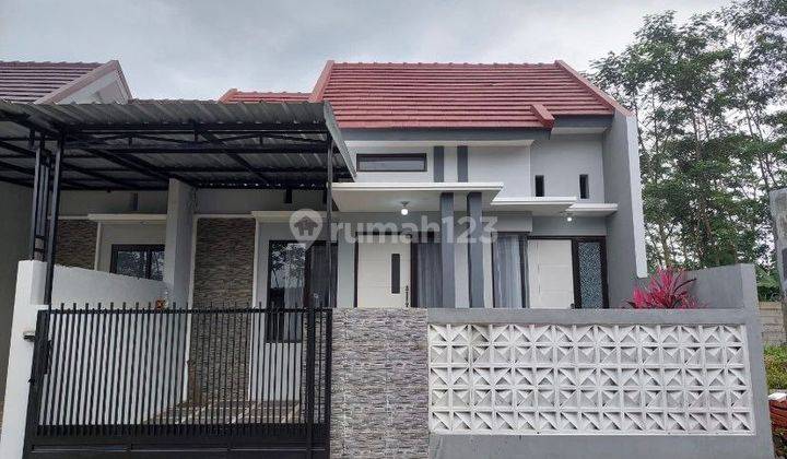 Rumah Cantik Minimalis di Permata Bandara Malang 1