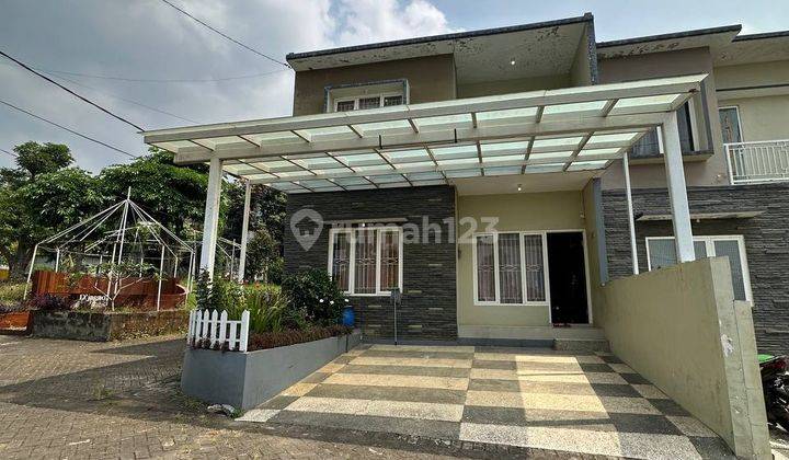 Rumah Villa Full Furnish Posisi Hook di Oro oro Ombo Batu 1