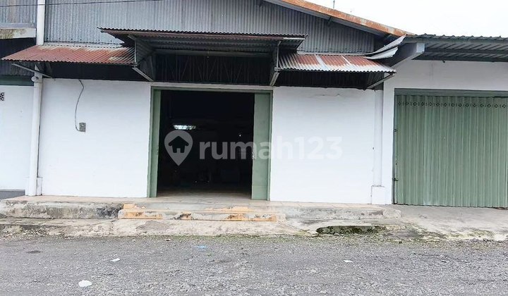 Gudang Selangkah ke Exit Tol di Asrikaton Malang