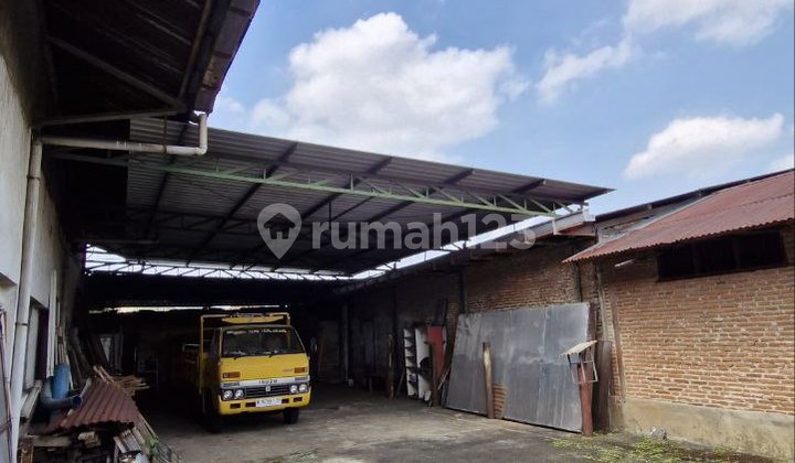 Gudang Poros Jalan Buring Malang