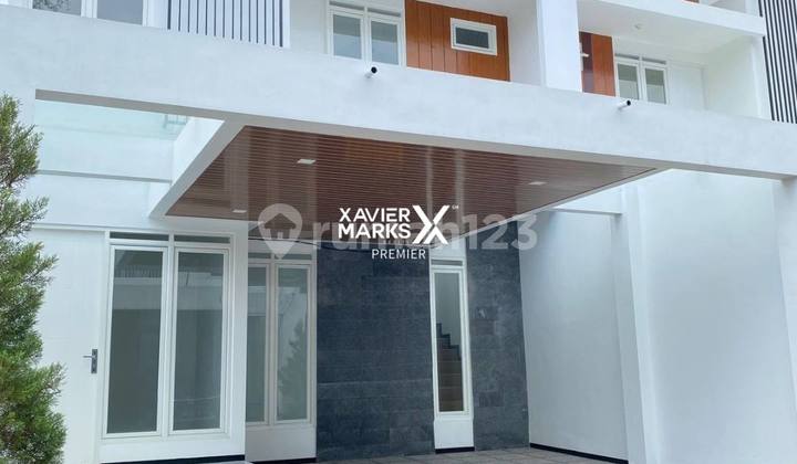 Rumah Modern Minimalis Baru Gress di Merjosari Malang