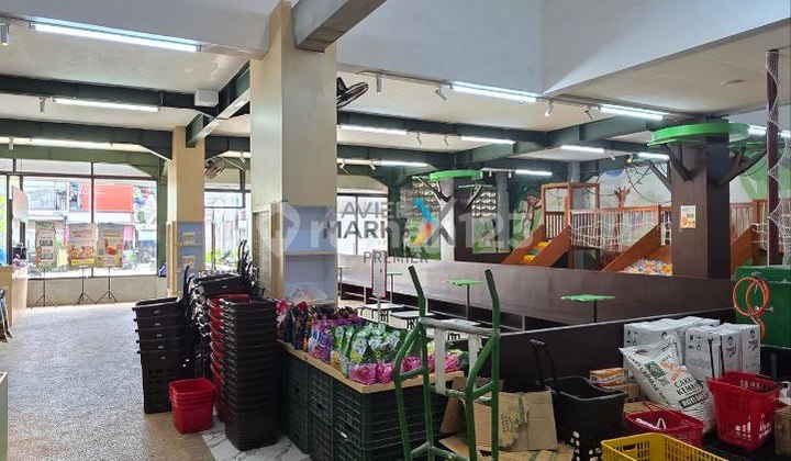 Ruang Usaha Aktif Parkir Luas di Kepanjen Malang Ruang Usaha Aktif Parkir Luas di Kepanjen Malang
