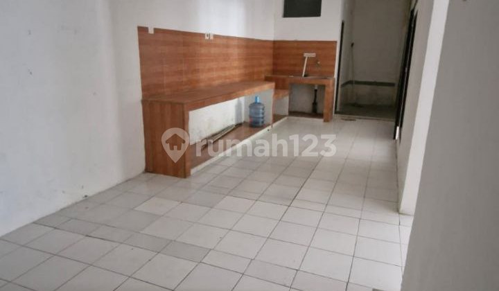 Well-Maintained House with Easy Access in Pandanwangi, Malang 2
