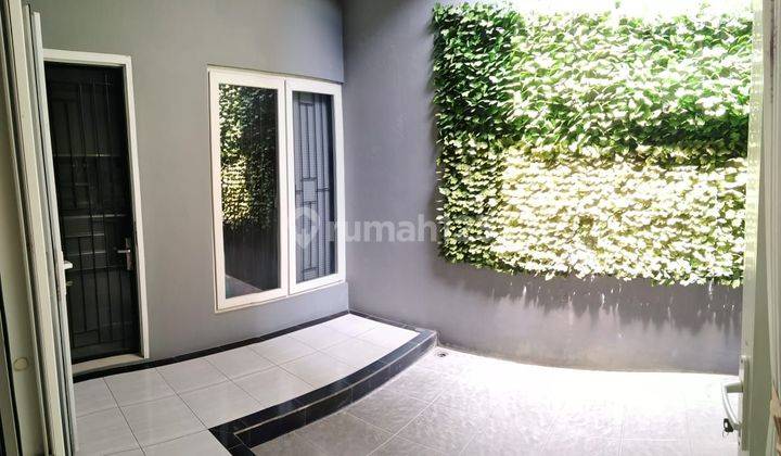 rumah bagus kota wisata jual cepat Rumah 2 Lantai Sudah Renovasi SHM 2