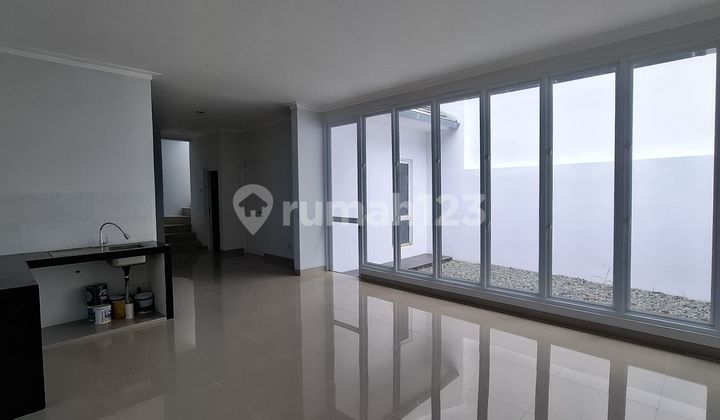 Turun Harga Rumah 2 Lantai di Cluster Favorit Kotawisata 2