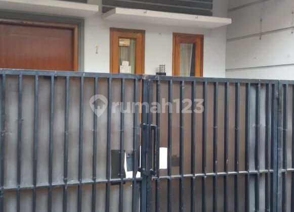Selling a Nice House in Tanjung Duren 2