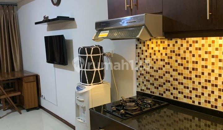 Sewa Apartemen Royal Medit Studio Lt.sedang