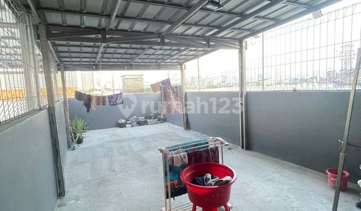 For Rent: 4-Story Shop House on Tg Duren Raya 2