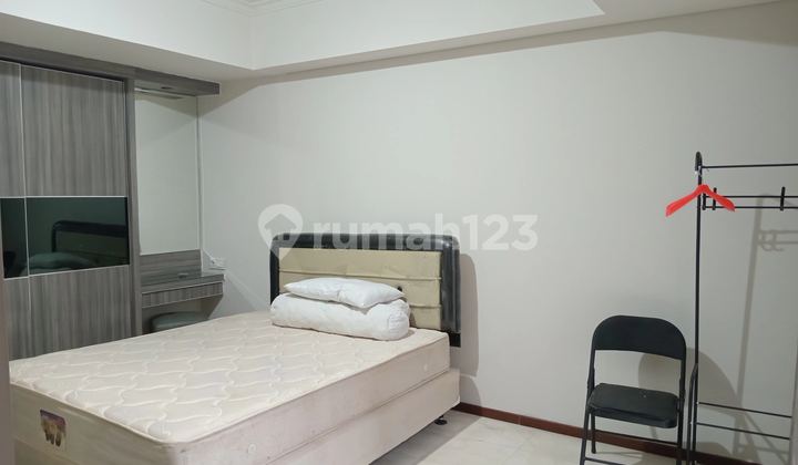 Sewa2br Apartemen Royal Lt.sedang Furnish
