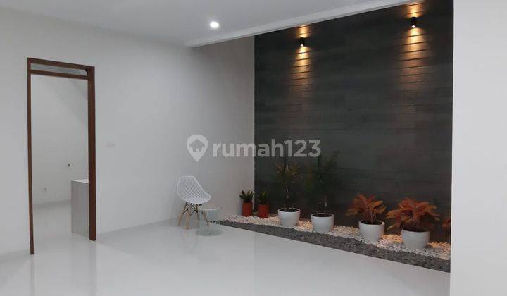 Dijual Rumah siap huni di Singgasana 1