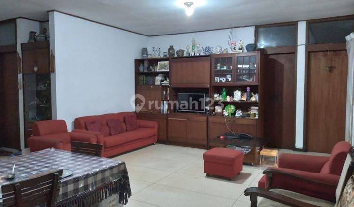 Dijual Rumah Cocok untuk Rumah Tinggal, Kos2n, Guest House di dalam Komplek Tubagus Ismail.
 2