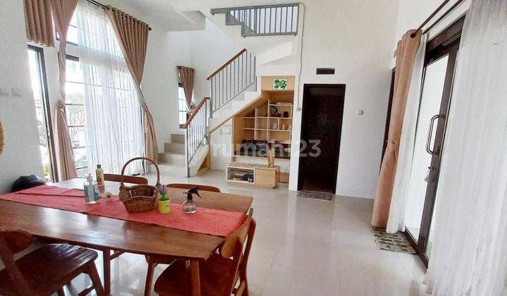 Dijual villa di di Cisarua 1