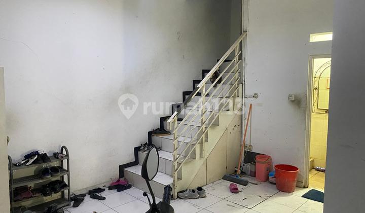 Ready-to-Occupy Shophouse at Singgasana, Suitable for Office or Business 2